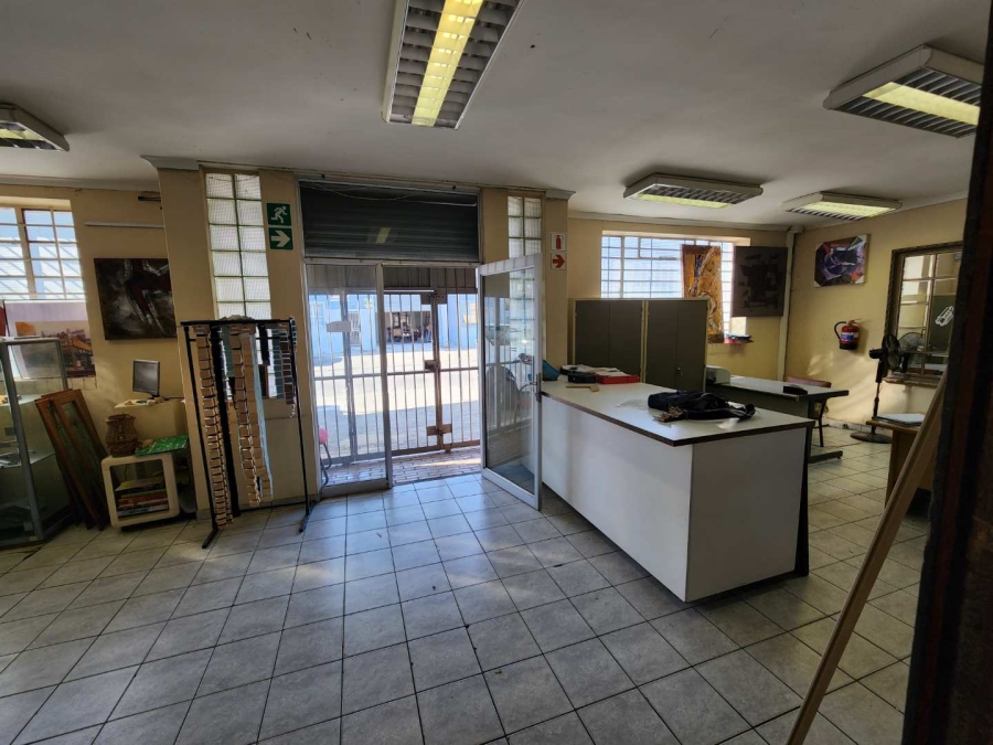 To Let commercial Property for Rent in Maitland Western Cape